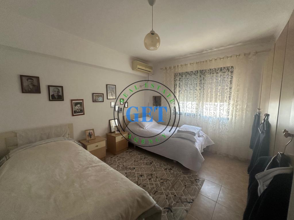 Shitet Apartament 2+1,Prane Shkolles “Qemal Mici
