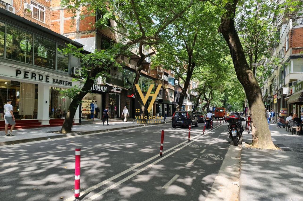 AMBIENT 230M2 TE MYSLYM SHYRI 6.500 EURO