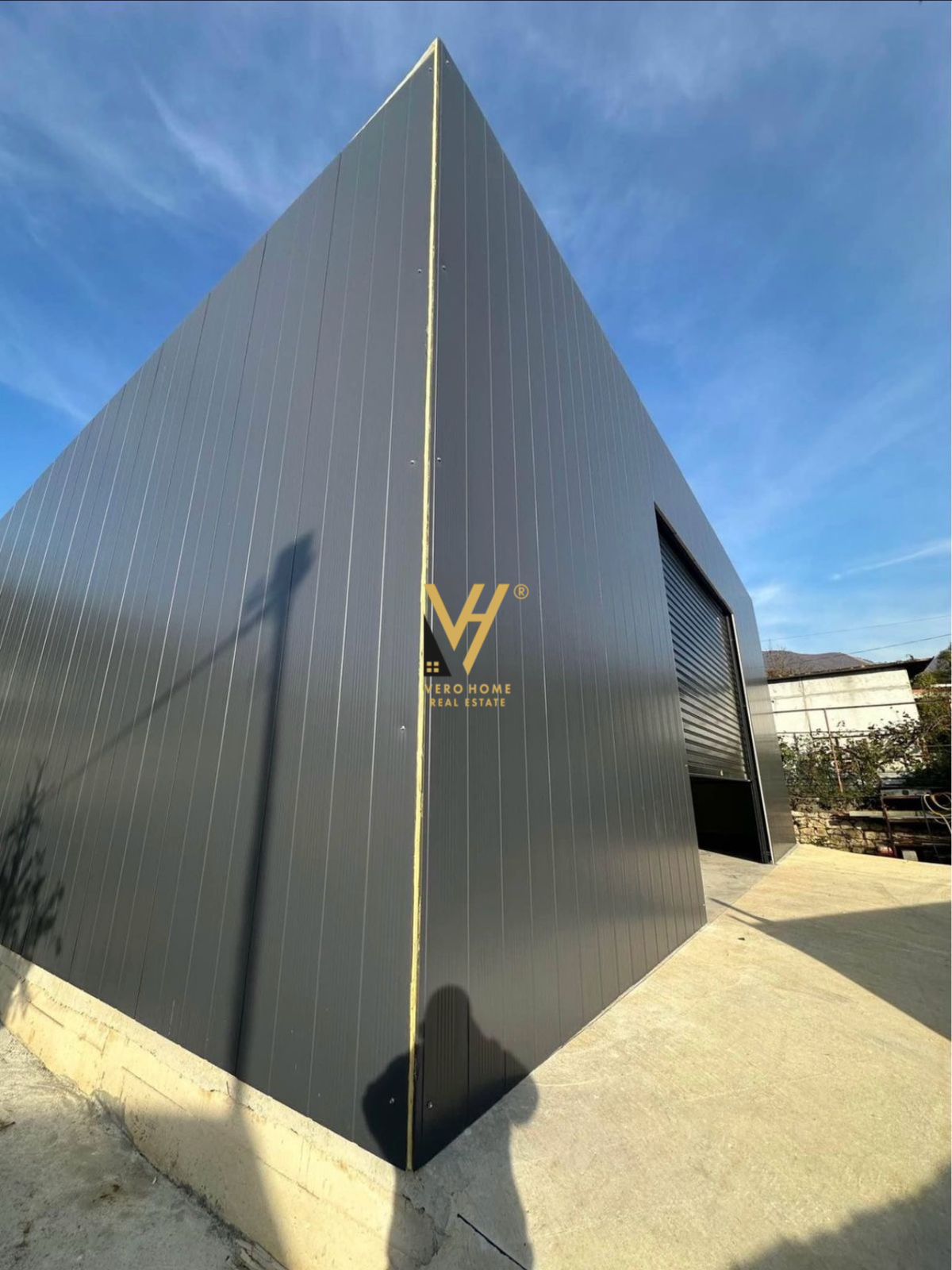 MAGAZINE 160M2 TE RR.MYSLYM KETA 1.000 EUR