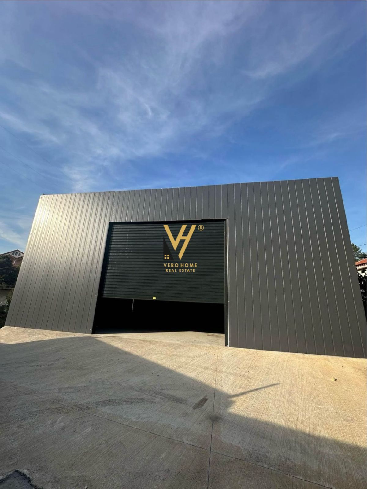 MAGAZINE 160M2 TE RR.MYSLYM KETA 1.000 EUR