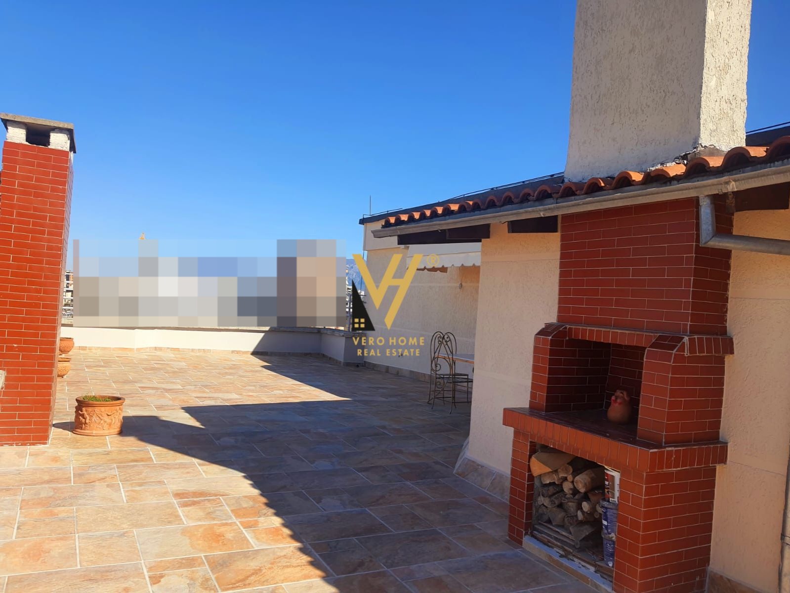 ZYRE 250M2 TE STADIUMI DINAMO 1.200 EURO