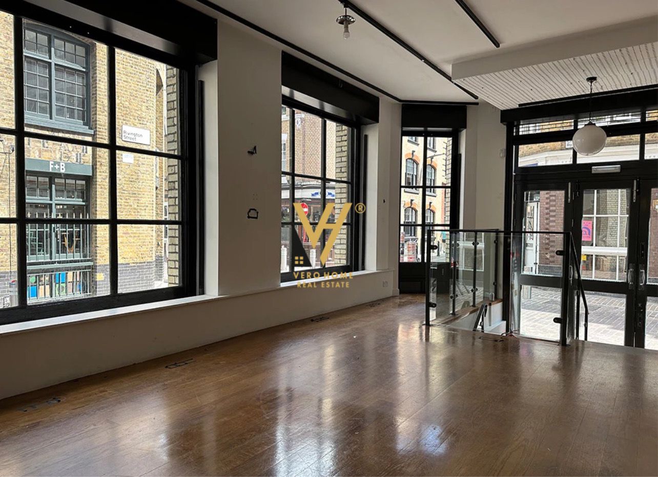 AMBIENT KOMERCIAL 115 M2 ME QERA NE BLLOK 2.000 EU