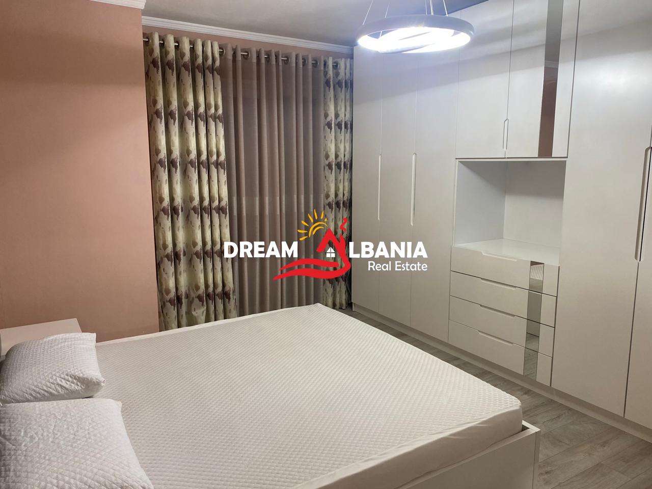 Apartament 2+1+2 poste parkimi ne kompleksin Golde