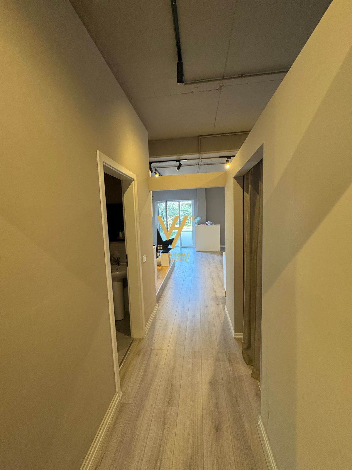 BIZNES ESTETIKE TE 21 DHJETORI 12.000 EURO