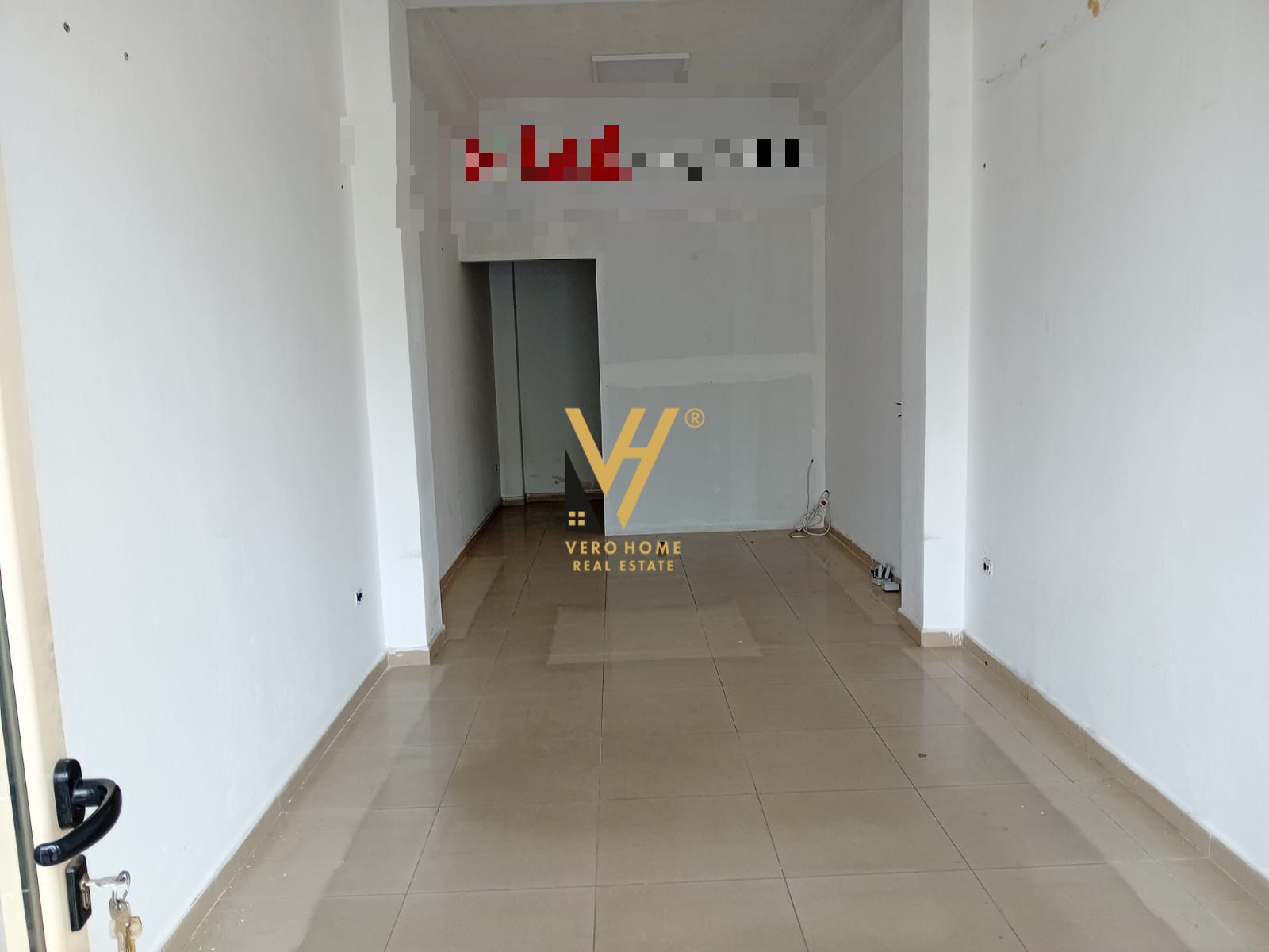 DYQAN 30M2 ME QERA BLV.BAJRAM CURRI 40.000 LEKE