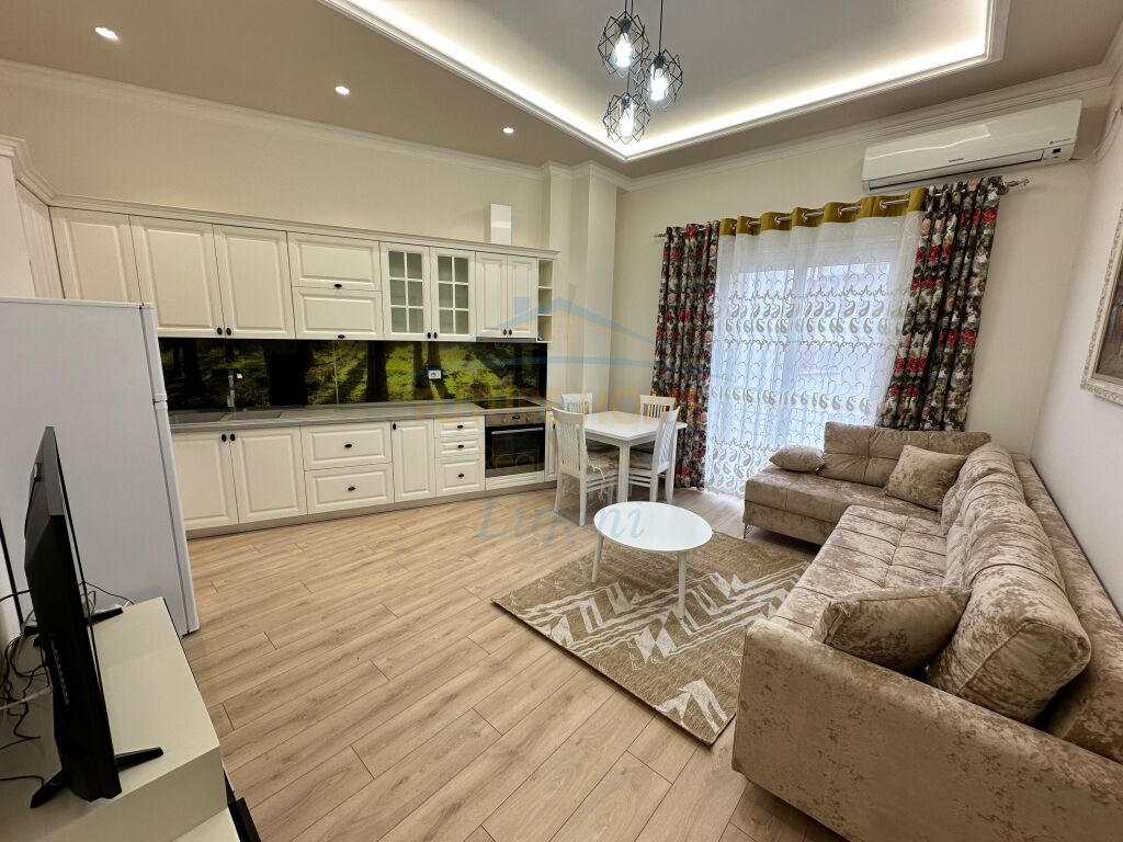 Jepet me Qera 2+1 Liqeni i Thate 650 Euro