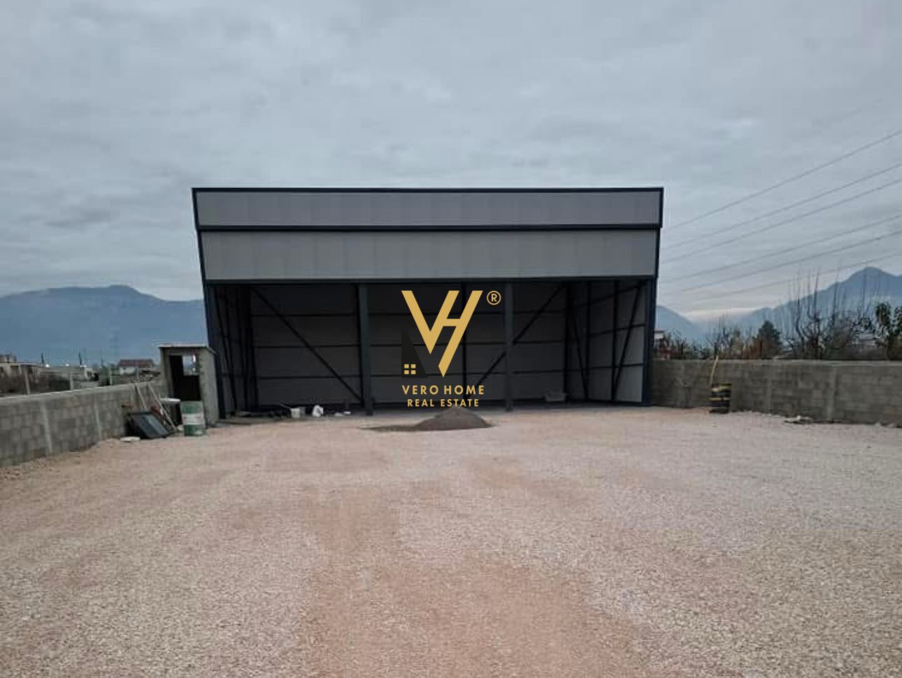 KAPANON 200M2 ME QERA NE KAMEZ 1.500 EURO