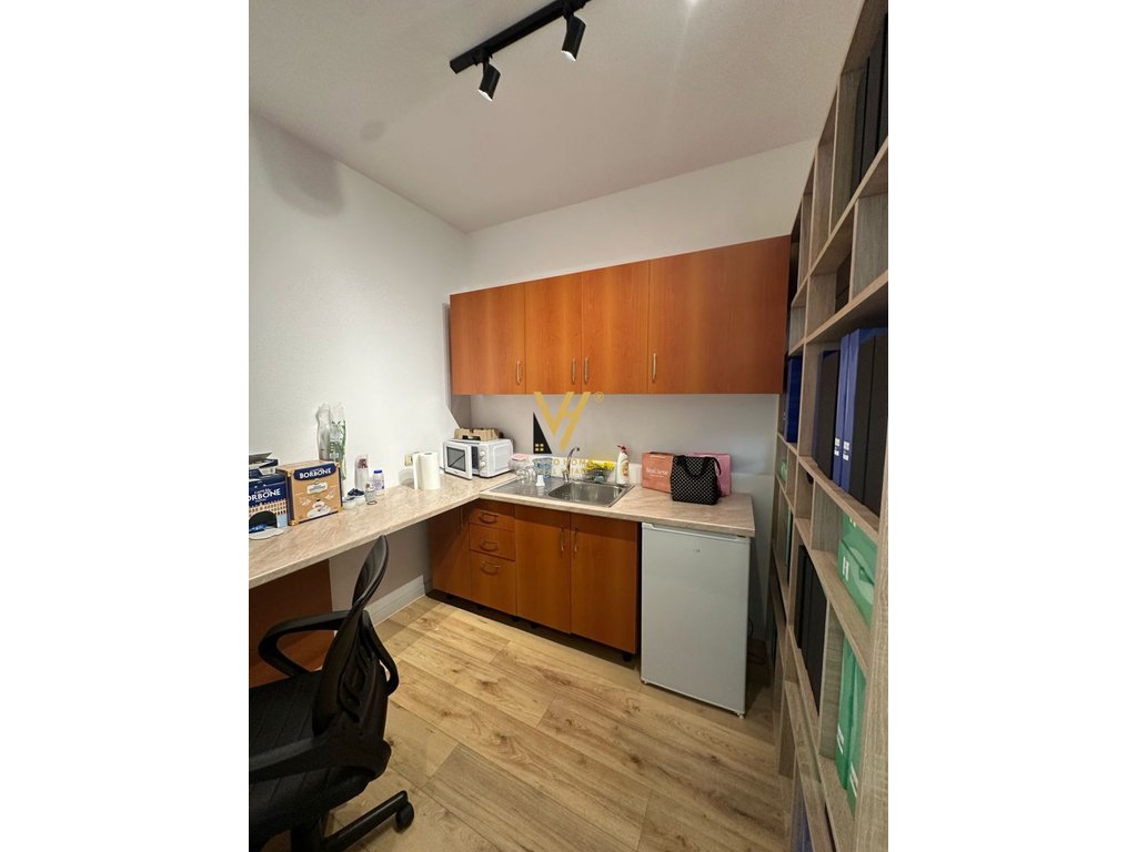 ZYRE 120 M2 ME QERA NE ISH BLLOK 1.000 EURO