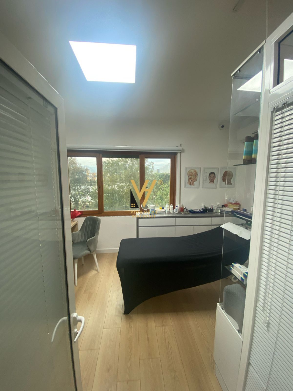 AMBIENT ME QERA TE KOPSHTI ZOOLOGJIK 1.500 EURO