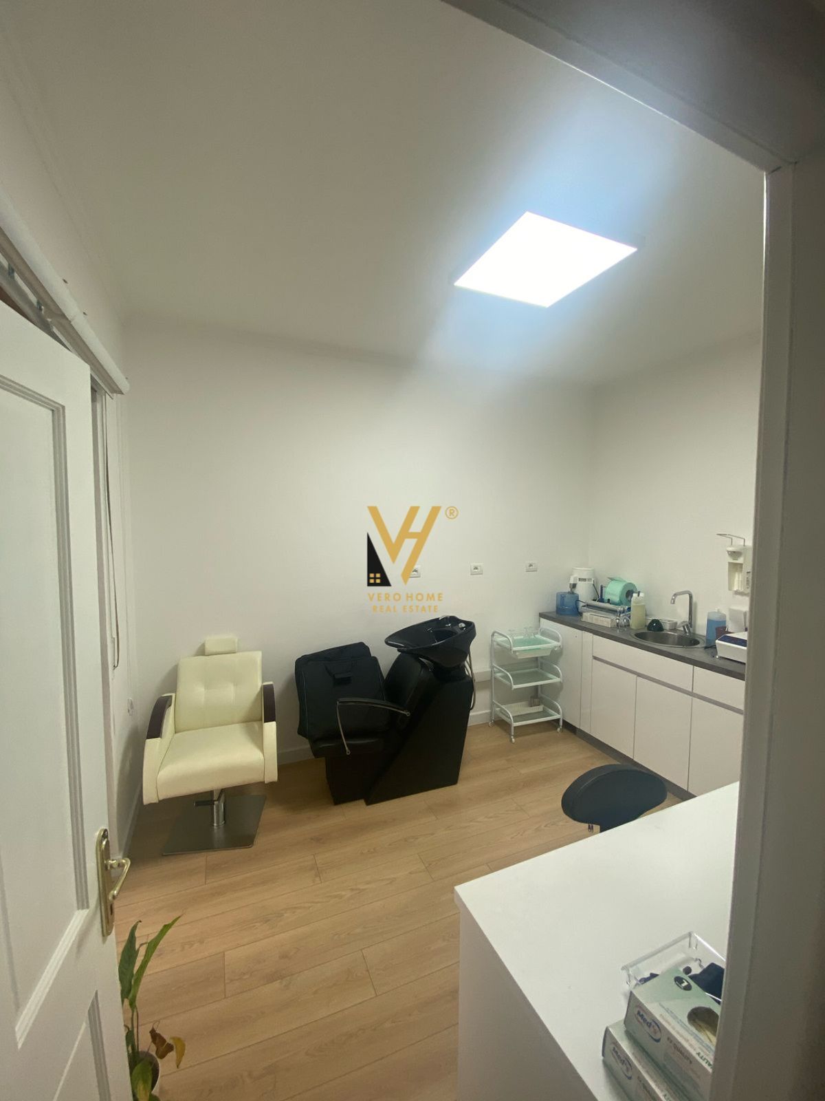 AMBIENT ME QERA TE KOPSHTI ZOOLOGJIK 1.500 EURO