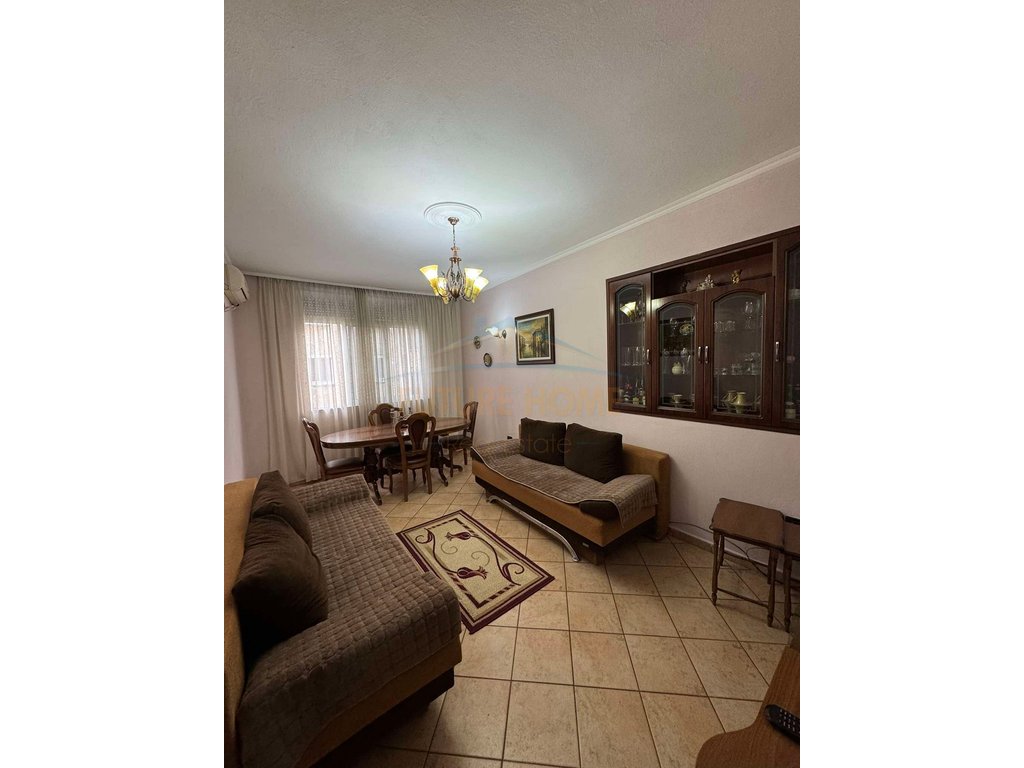 Qera, Apartament 1+1, Rruga e Barrikadave 550 €