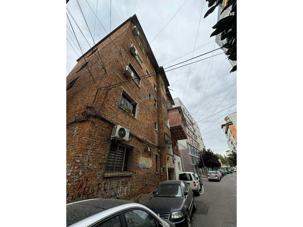 Qera, Apartament 1+1, Rruga e Barrikadave 550 €