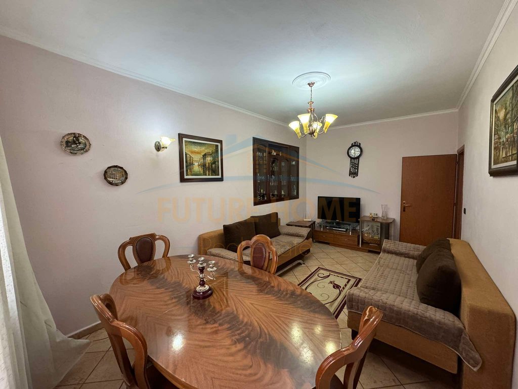 Qera, Apartament 1+1, Rruga e Barrikadave 550 €