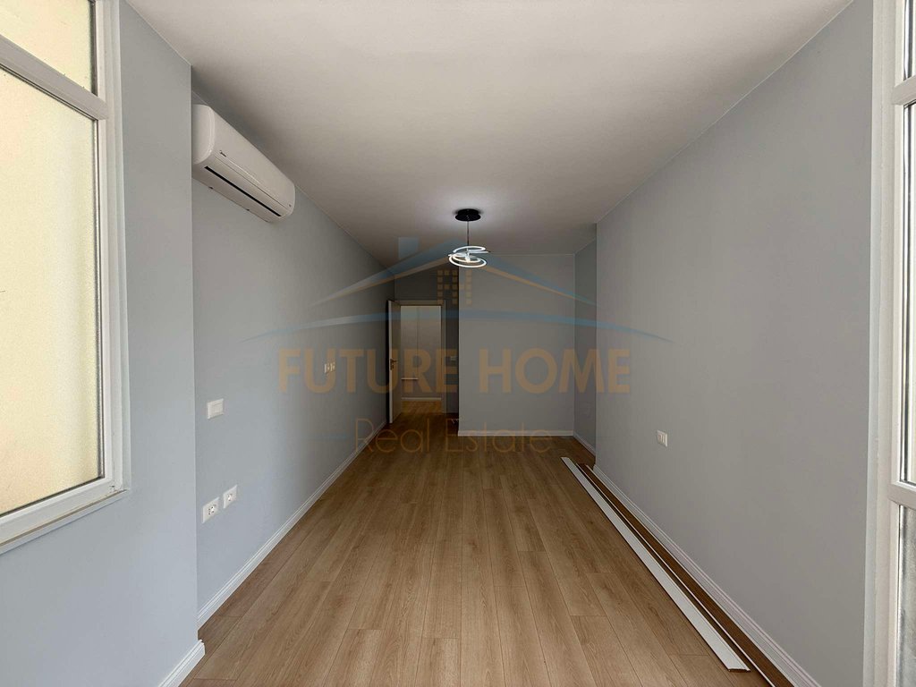 Shitet Apartament 2+1+Depo, Myslym Shyri 265,000 €