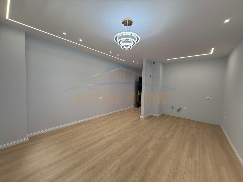 Shitet Apartament 2+1+Depo, Myslym Shyri 265,000 €
