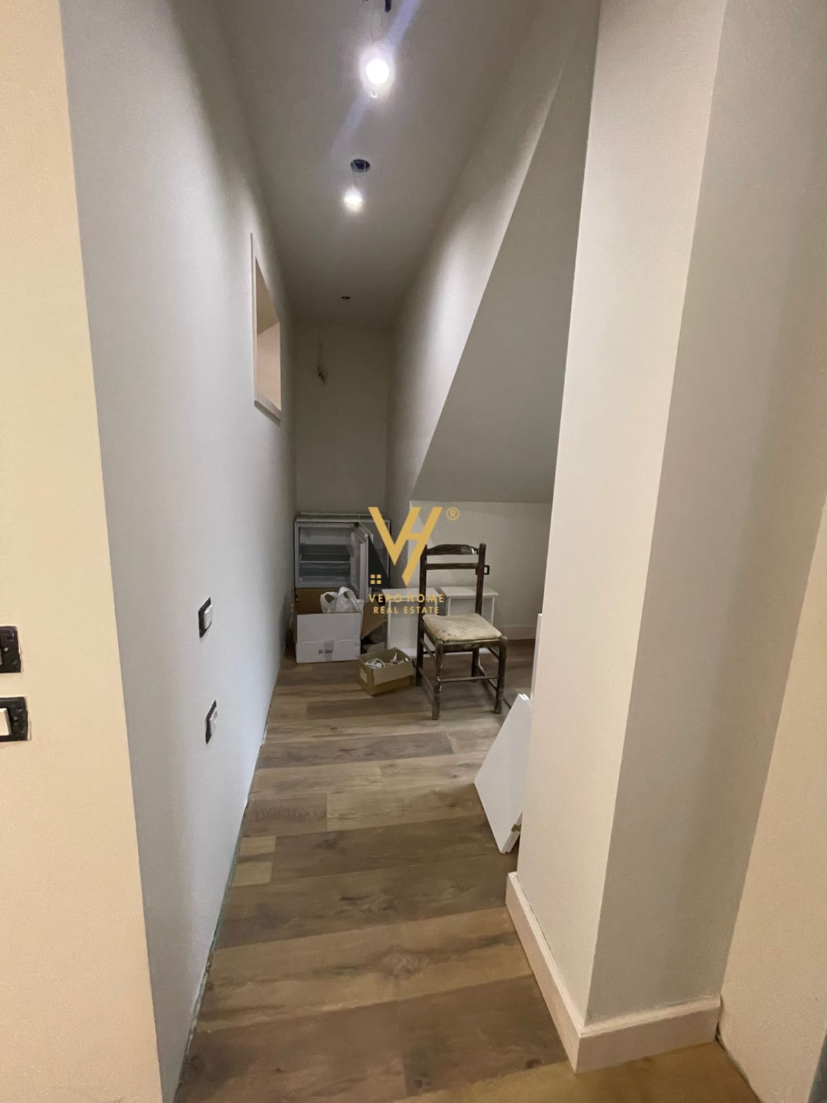 DYQAN 70 M2 ME QERA TE KOMUNA E PARISIT 1.200 EURO