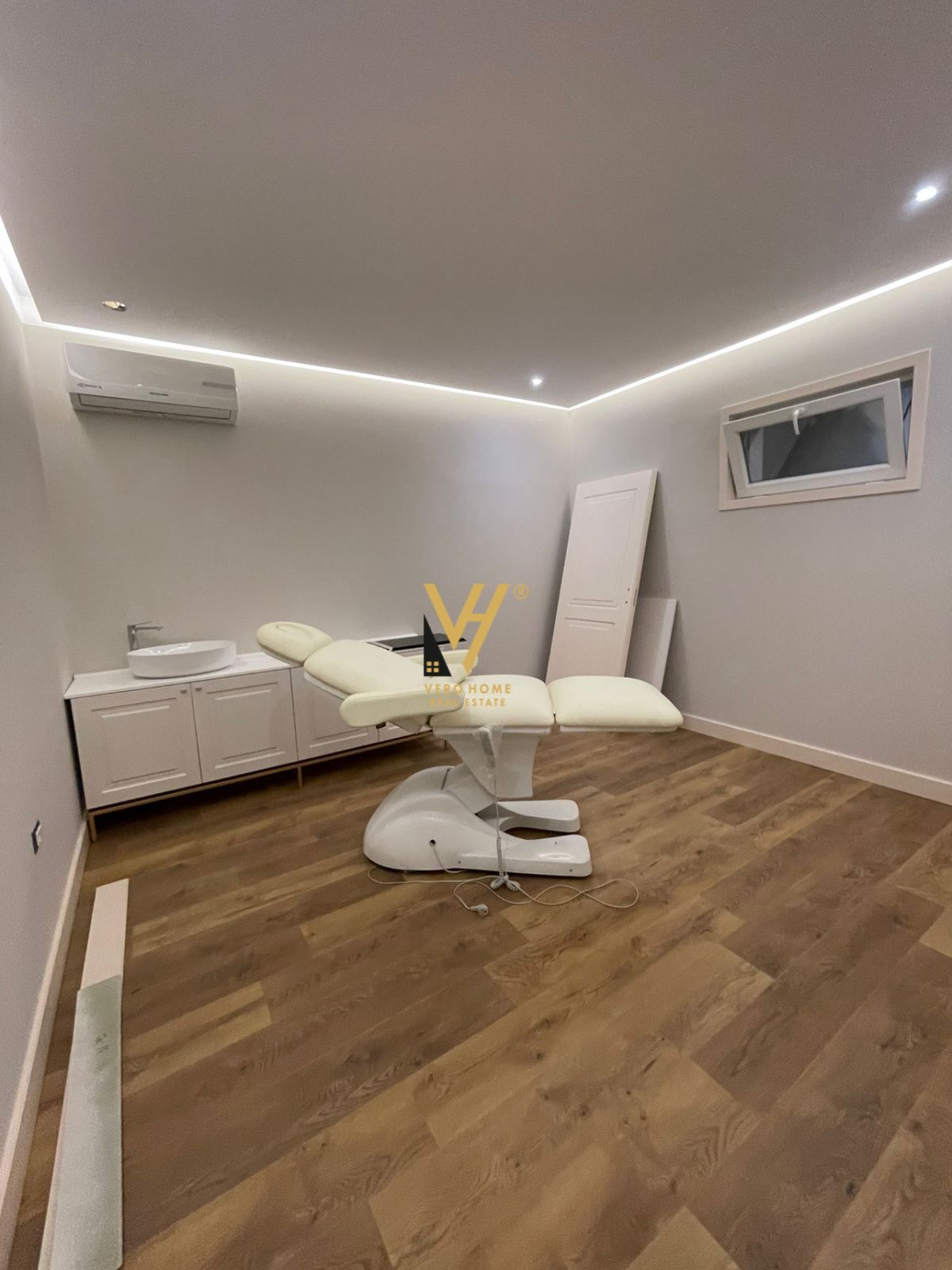 DYQAN 70 M2 ME QERA TE KOMUNA E PARISIT 1.200 EURO