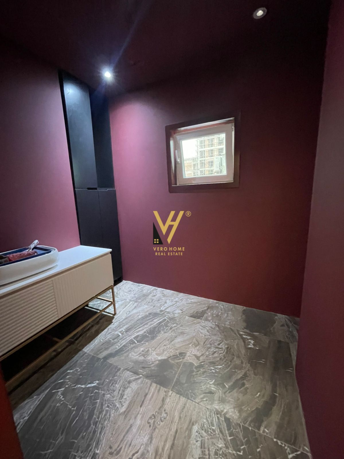 DYQAN 70 M2 ME QERA TE KOMUNA E PARISIT 1.200 EURO