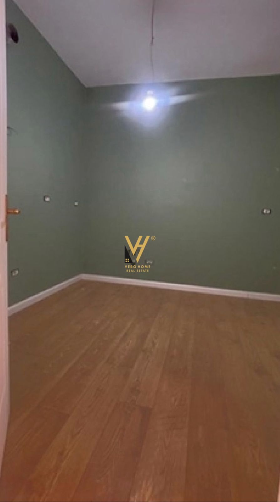 ZYRE 80 M2 ME QERA NE QENDER 800 EURO