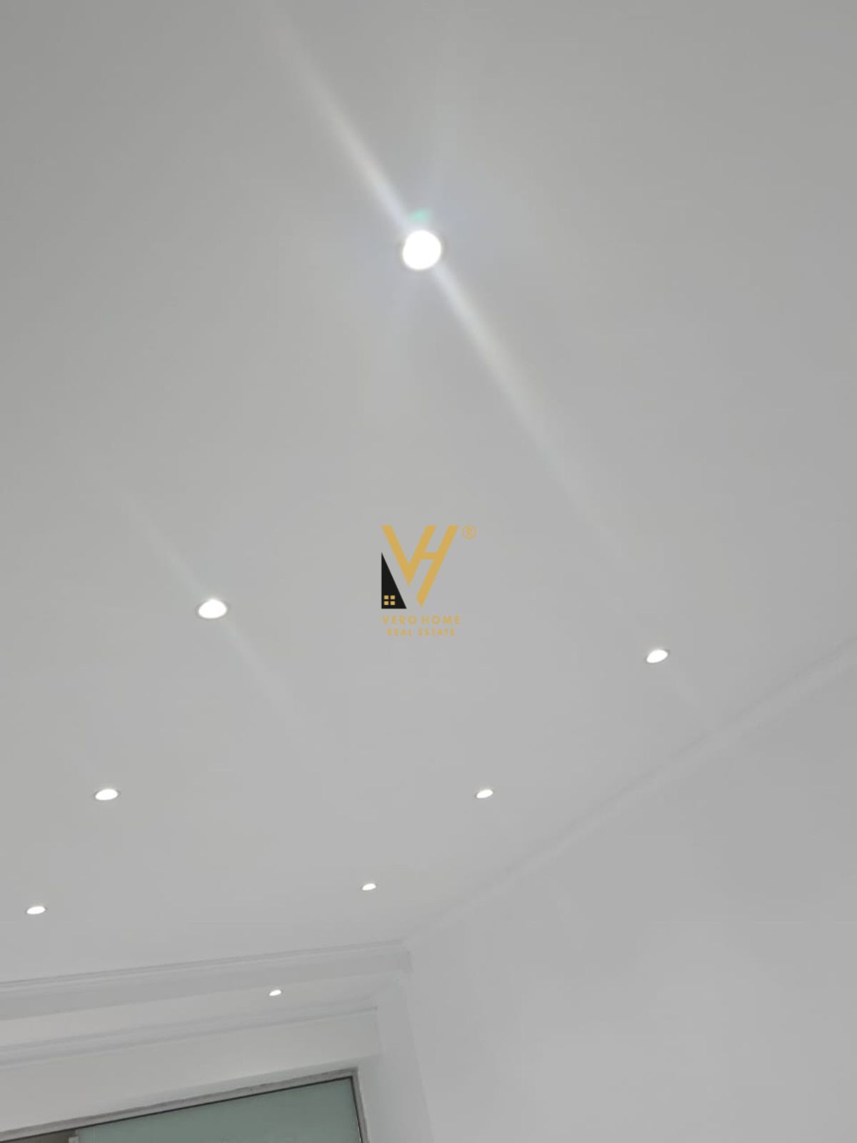 DYQAN 41 M2 ME QERA RRUGA 4 DESHMORET 800 EURO