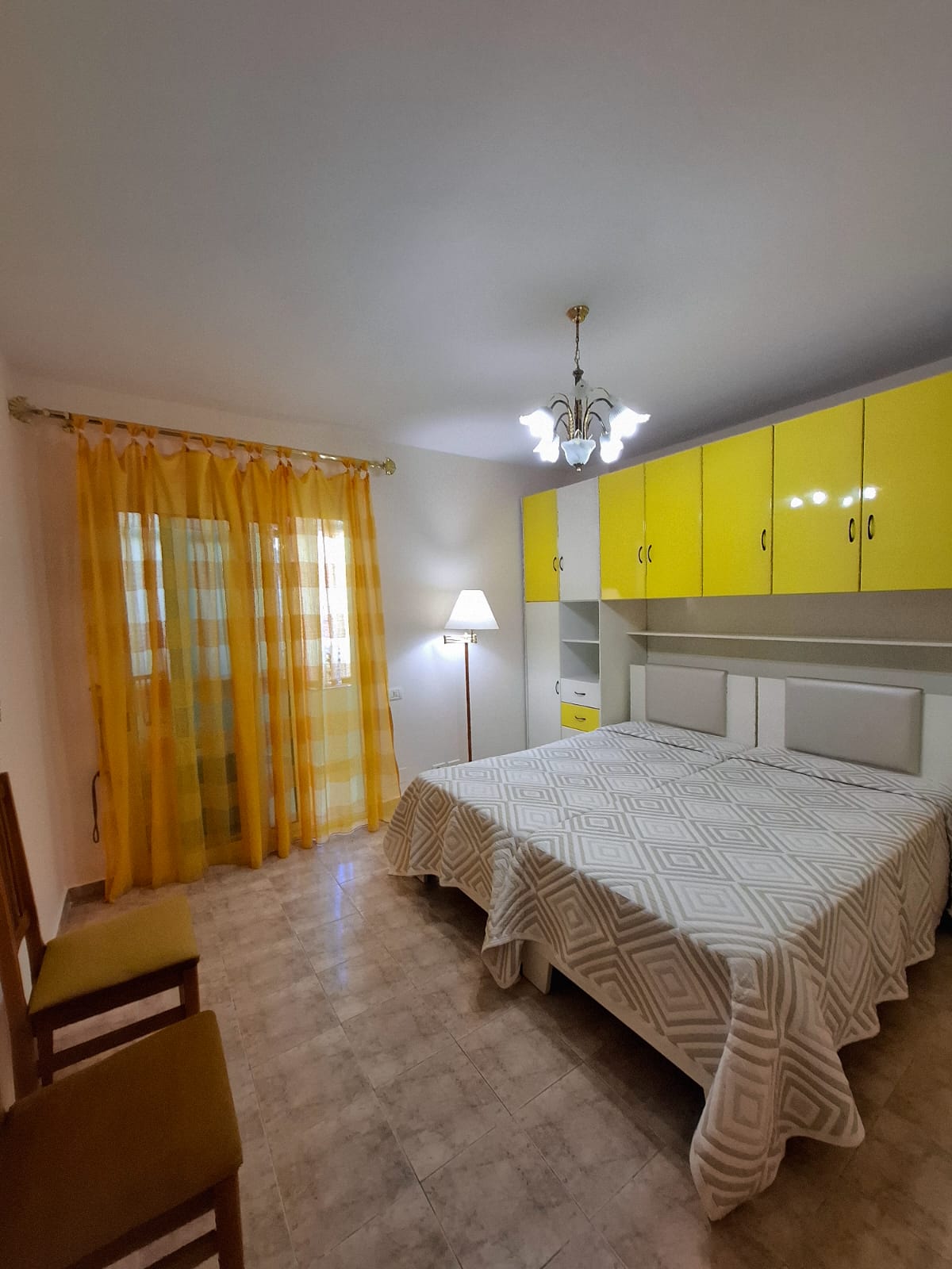 Jepet me qira apartament 1+1 Komuna e Parisit