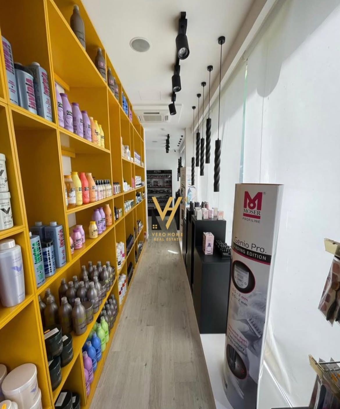 AMBIENT 100 M2 ME QERA TE BLLOKU 2.200 EURO