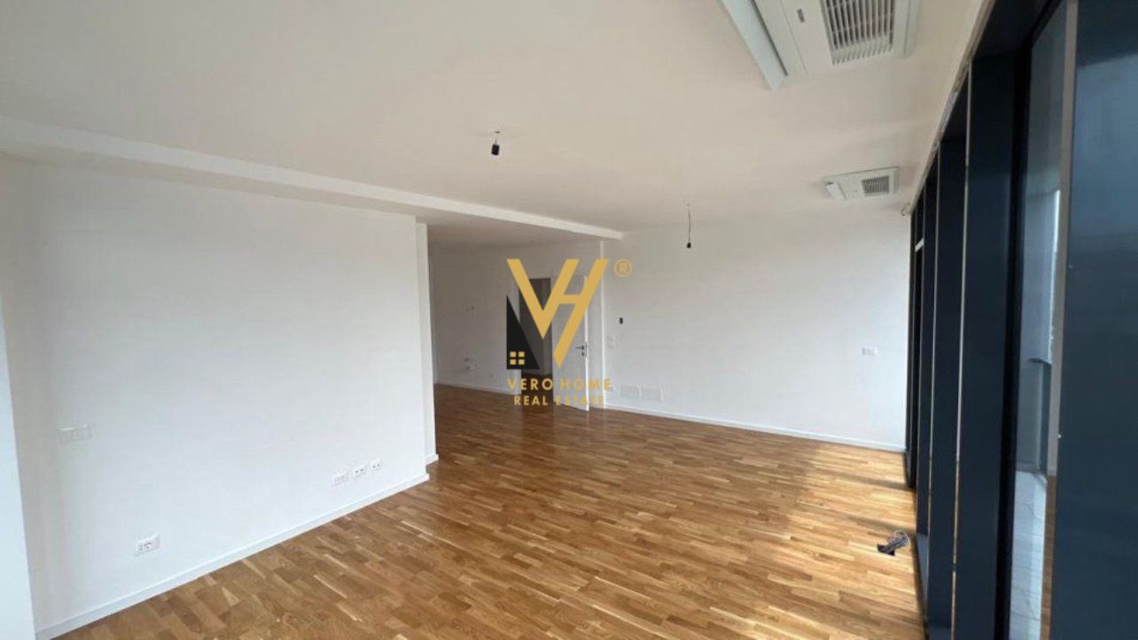 ZYRE 136M2 ME QERA TE RRUGA E KOSOVARVE 1.400 EURO