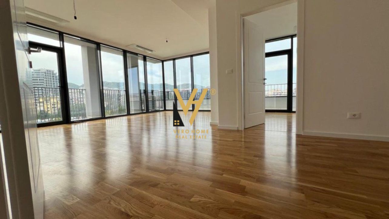 ZYRE 136M2 ME QERA TE RRUGA E KOSOVARVE 1.400 EURO