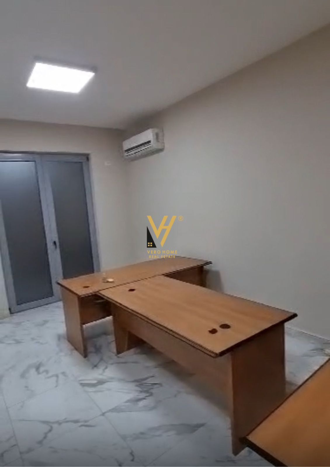 ZYRE 70M2 ME QERA TE RR.BARDHYL 380 EURO