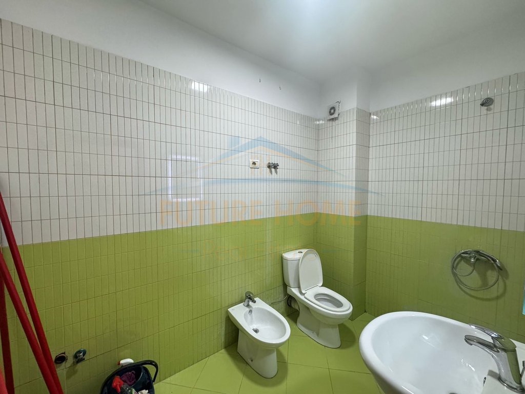 Shitet apartament 2+1, Unik, Yzberisht 122,000 €