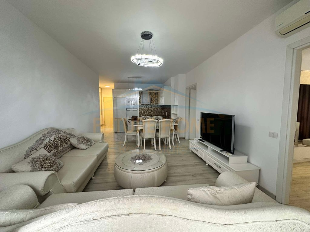 Shitet Apart 2+1+Post Parkimi, Zogu i Zi 248,000 €