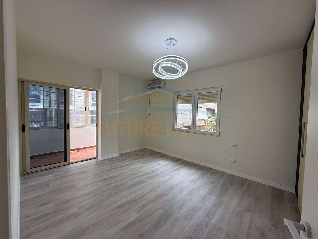 Shitet Apartament 2+1, Rruga Dritan Hoxha 162,000€