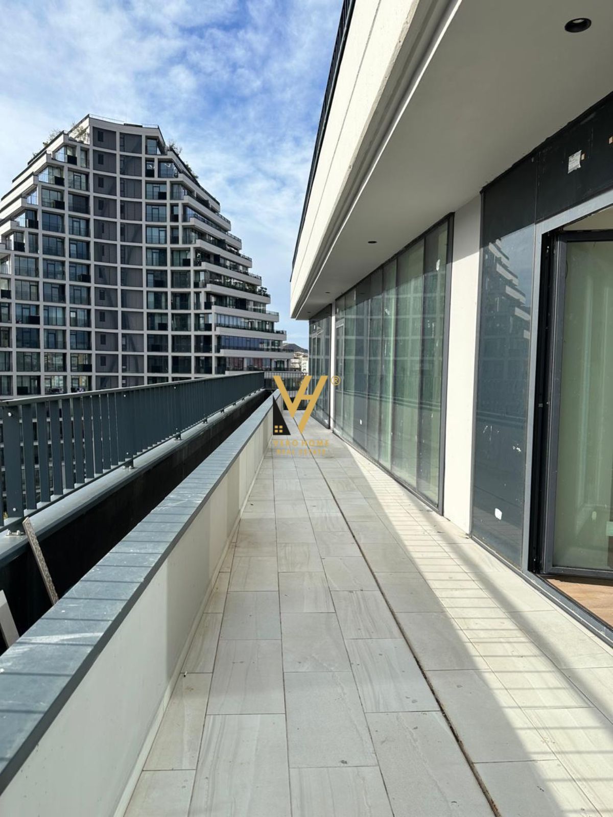 ZYRE 200 M2 ME QERA TE LAKE VIEW 2.500 EURO