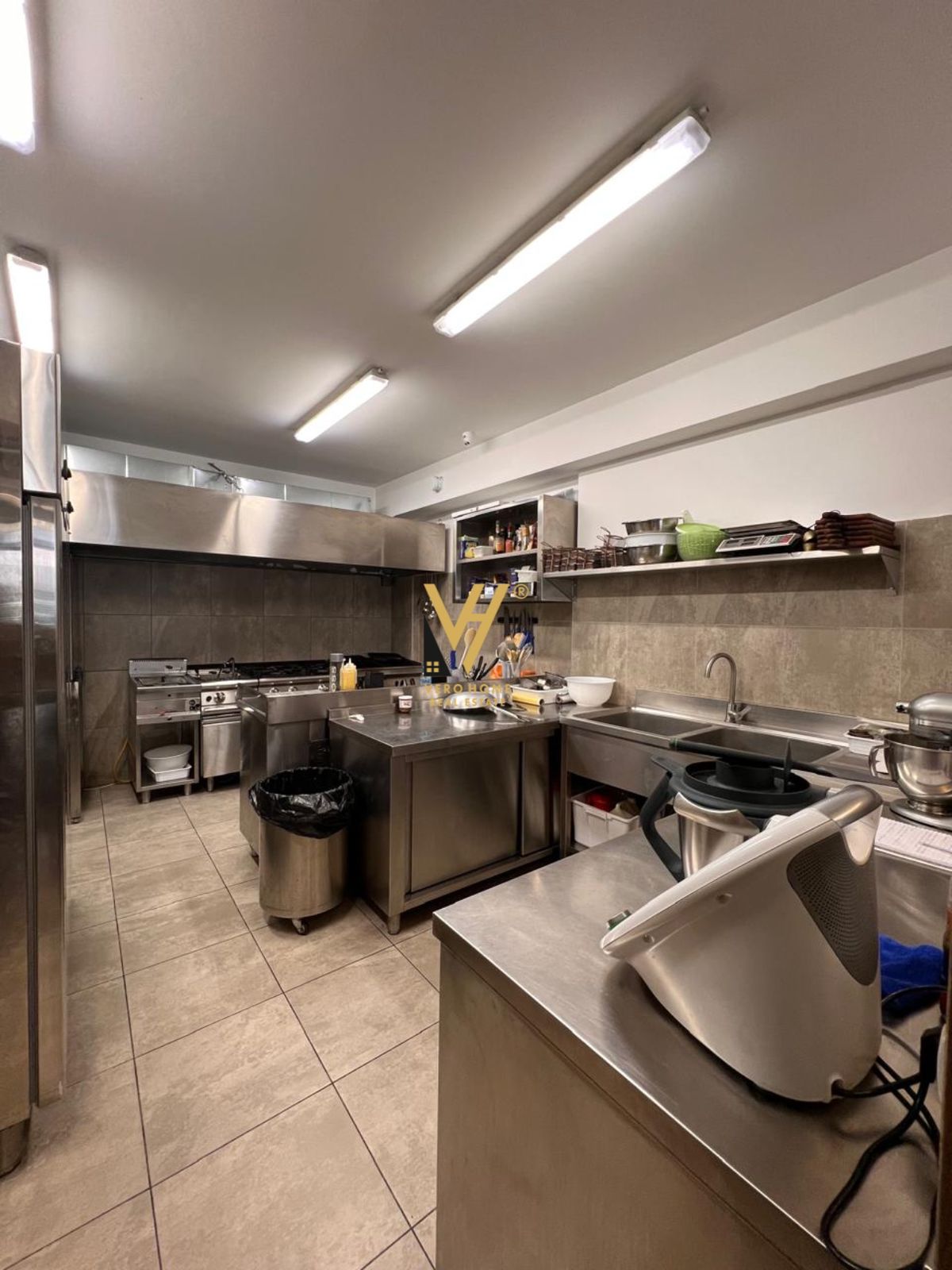 RESTORANT TE KODRA E DIELLIT 1,1.500 EURO