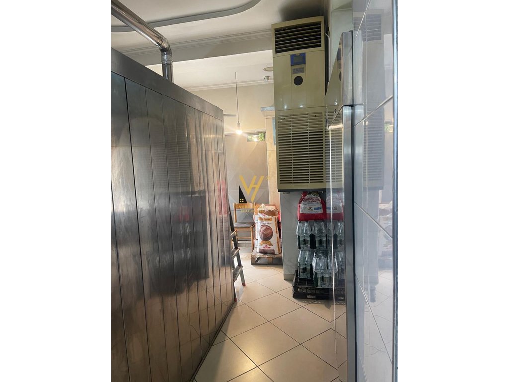 DYQAN 53M2 ME QERA TEK HARRY FULTZ 1.800 EURO