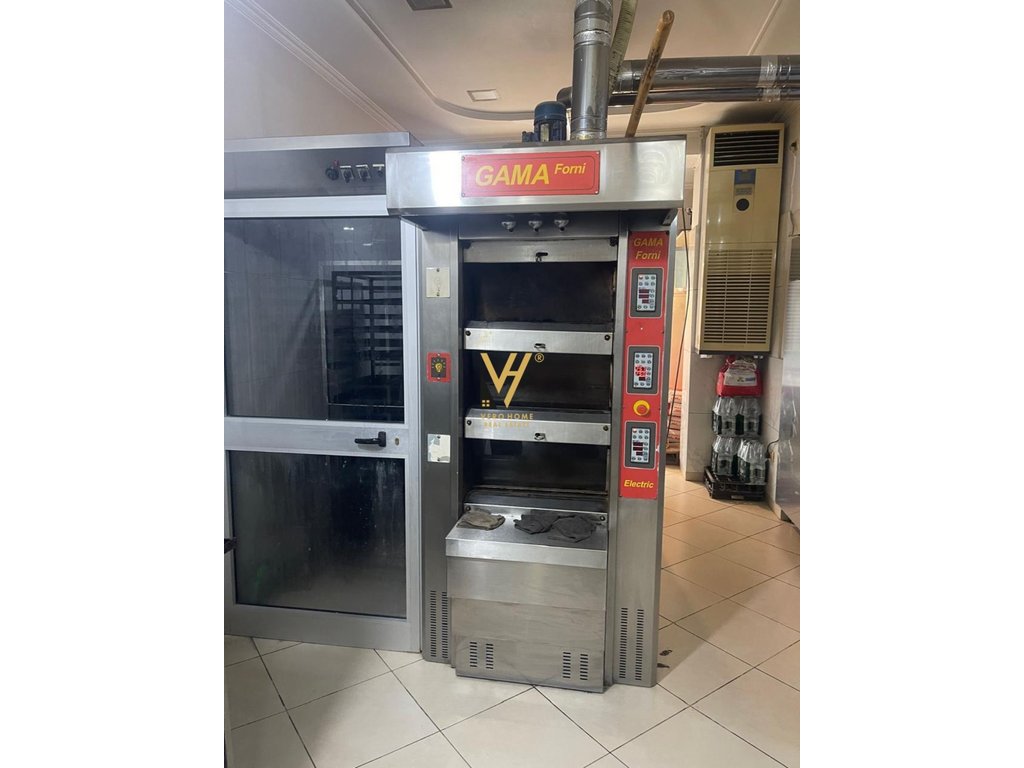 DYQAN 53M2 ME QERA TEK HARRY FULTZ 1.800 EURO