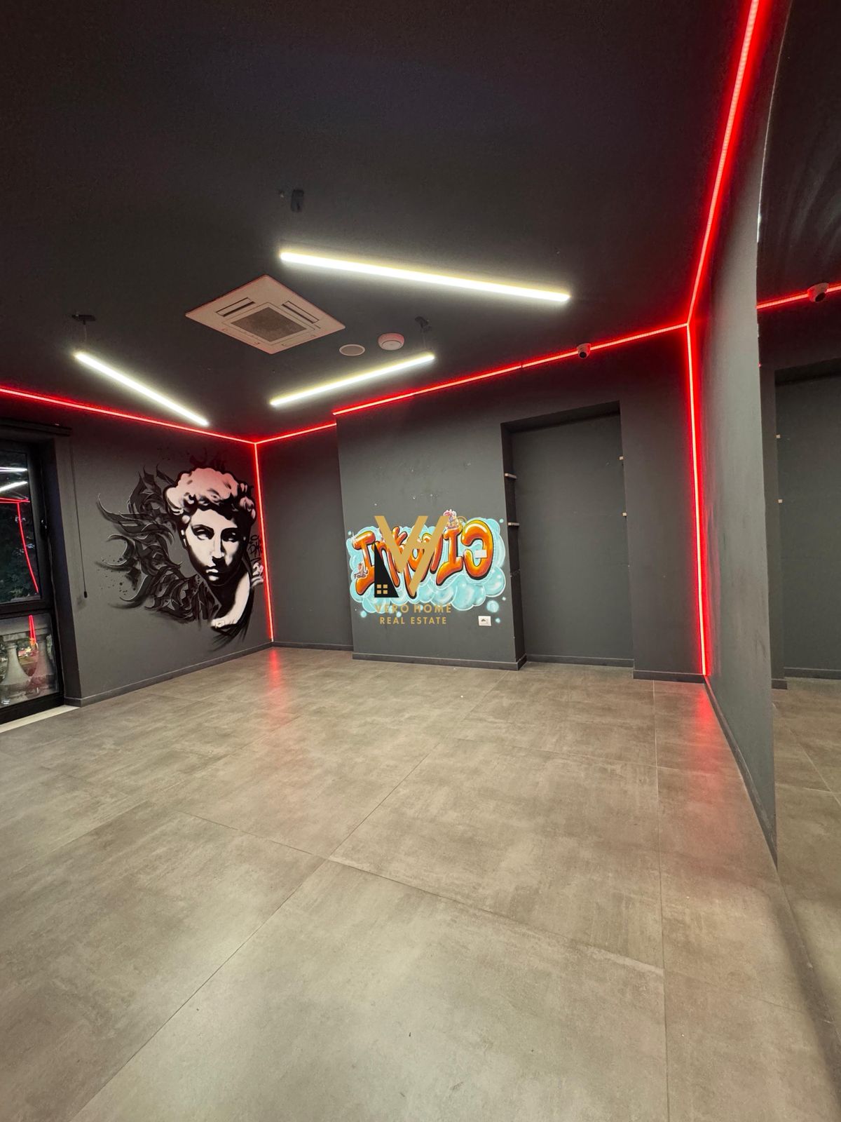 AMBIENT 100M2 ME QERA TE BLLOKU 2.200 EURO