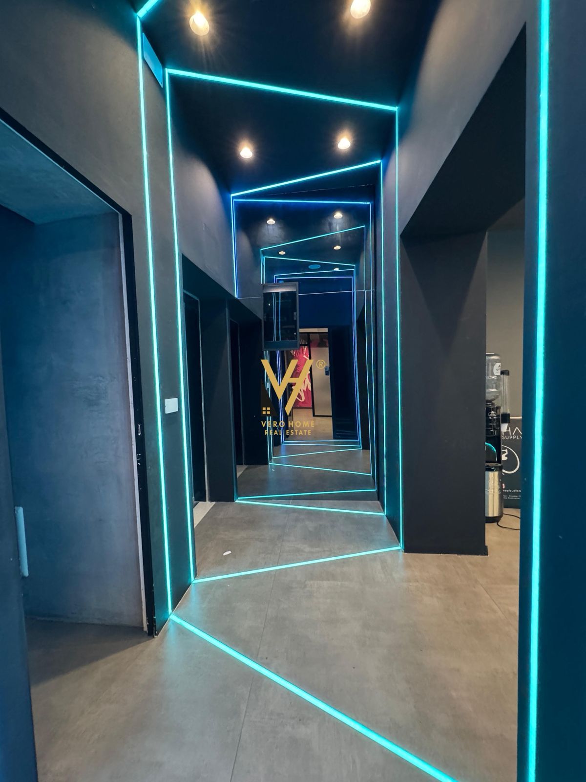 AMBIENT 100M2 ME QERA TE BLLOKU 2.200 EURO