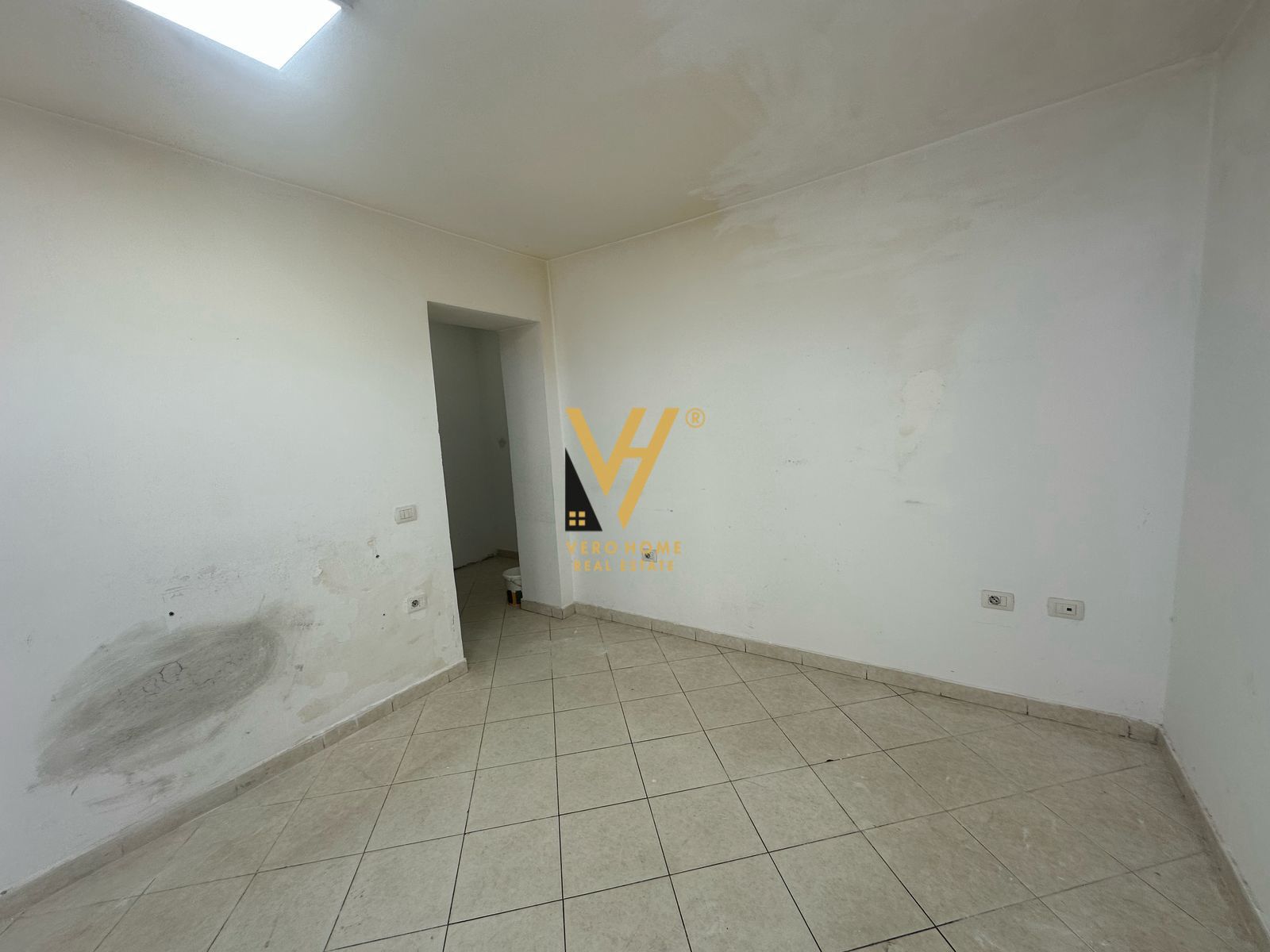 DYQAN 25M2 TE ISH TREGU ELEKTRIK 300 EURO