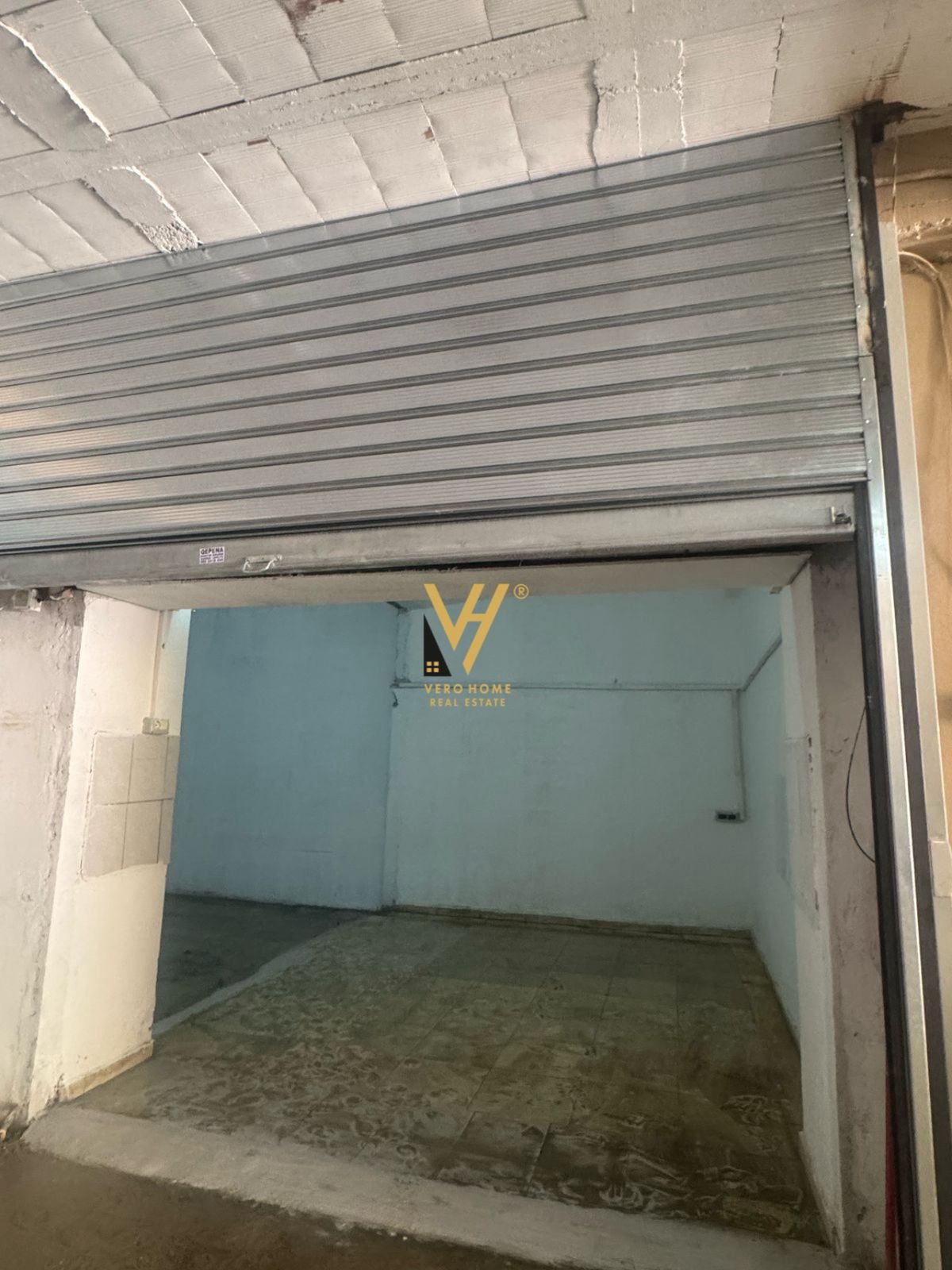 GARAZH 60M2 ME QERA TE KOPSHTI ZOOLOGJIK 300 EURO