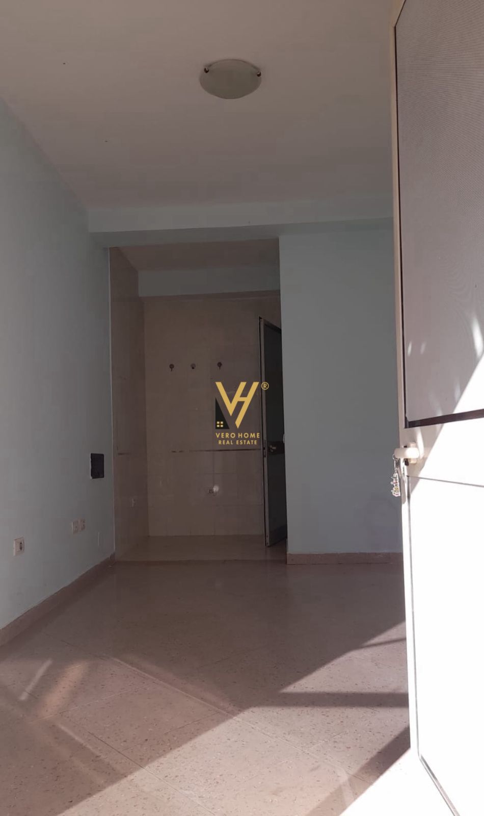 DYQAN 18 M2 ME QERA TE RRUGA FORTUZI 20.000 LEKE