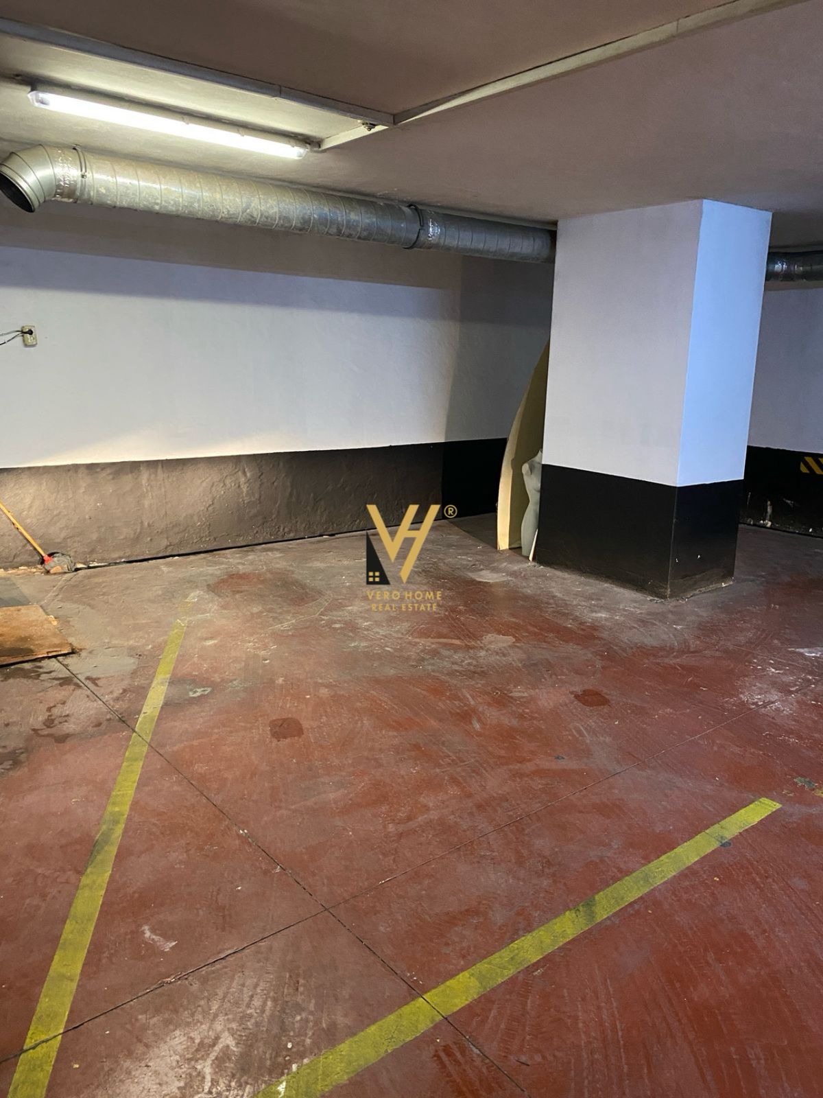 ZYRE 110 M2 ME QERA TE AMBASADOR 1, 1.800 EURO