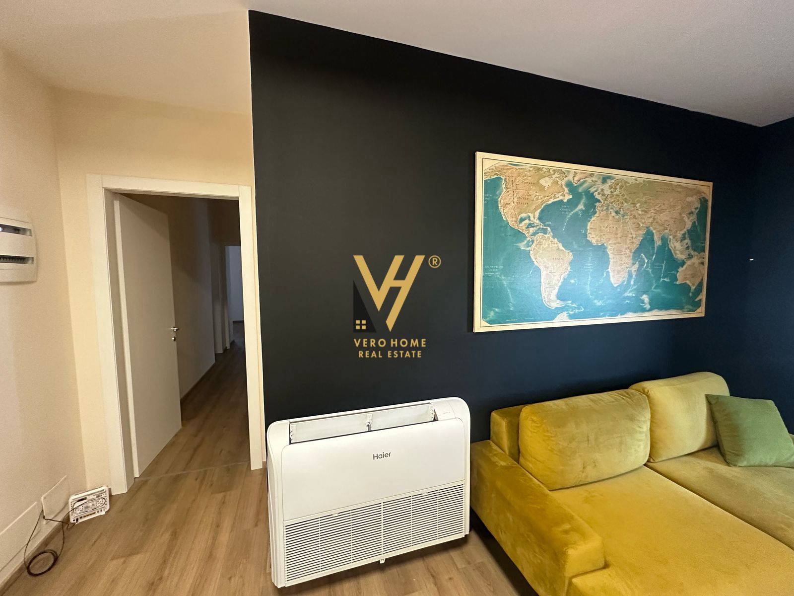 ZYRE 150M2 ME QERA TE RRUGA E DURRESIT 2.500 EURO