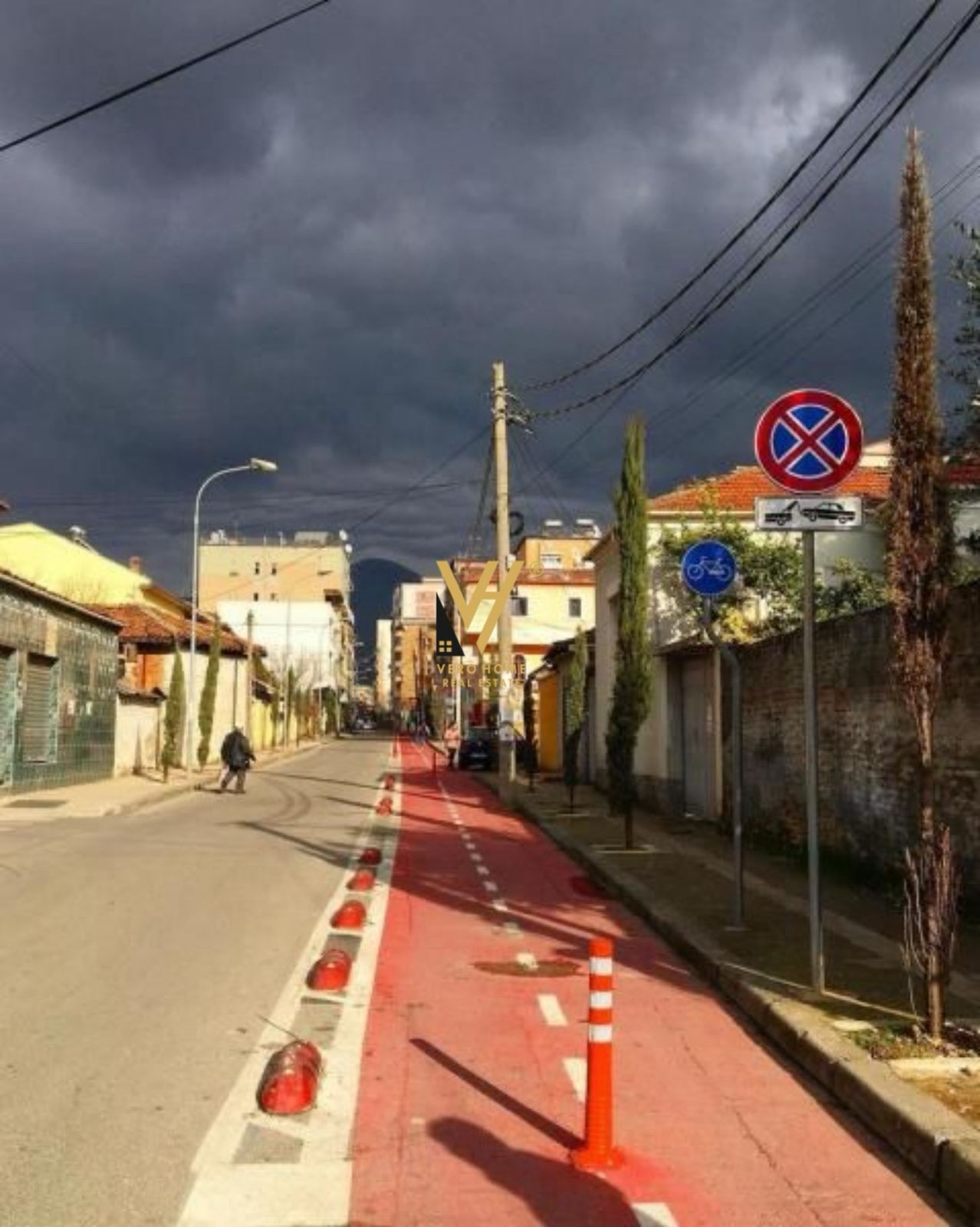 DYQAN 54M2 TE RRUGA 4 DESHMORET 120.000 EURO