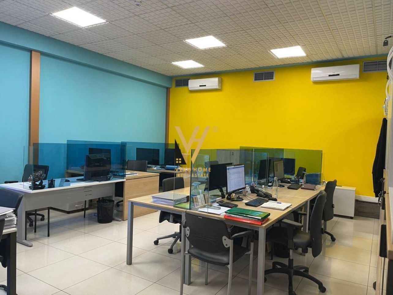 ZYRE 300 M2 ME QERA NE BLLOK 4.000 EURO