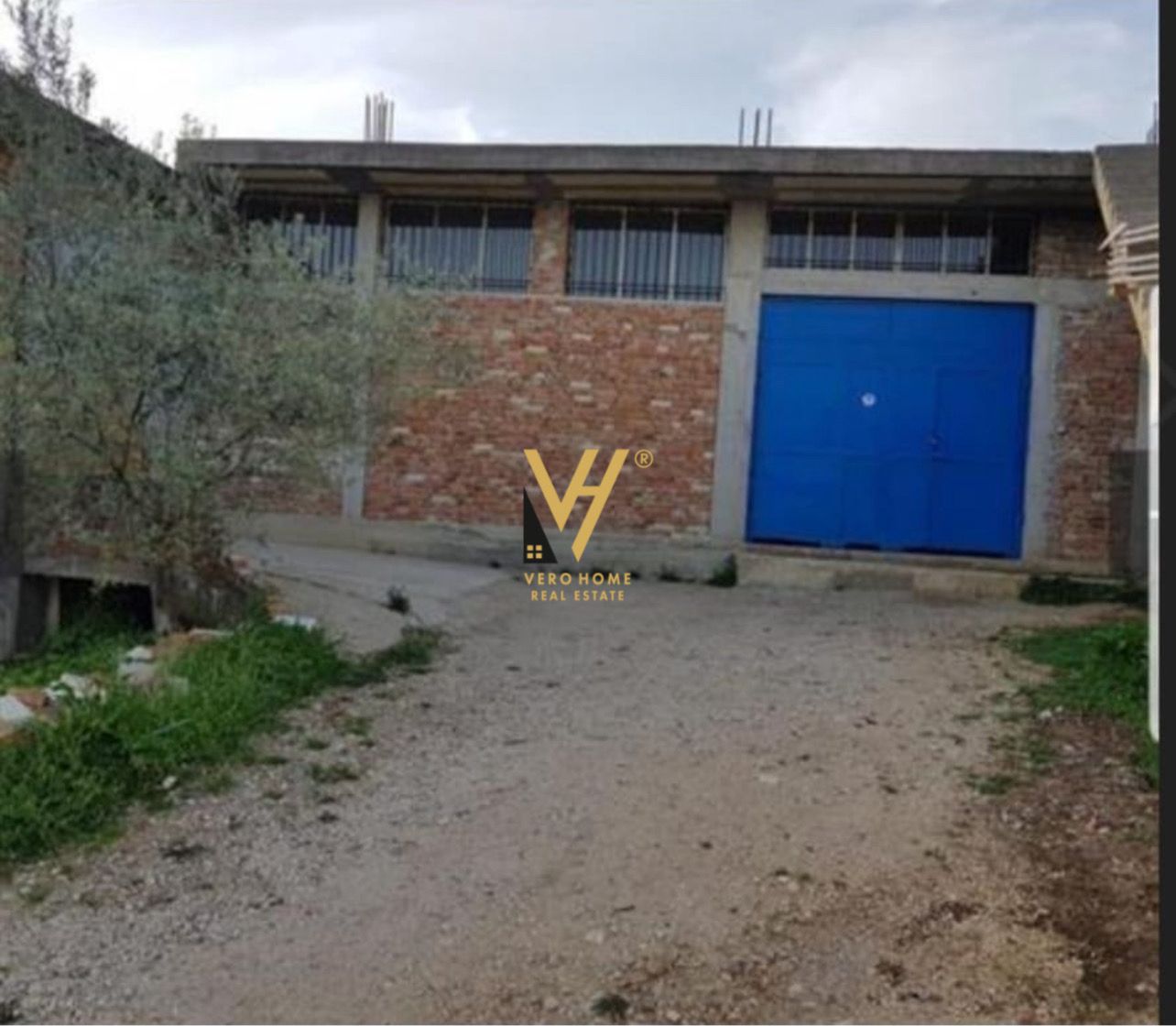 MAGAZINE ME QERA 600 M2 NE TUFINE 1.200 EURO