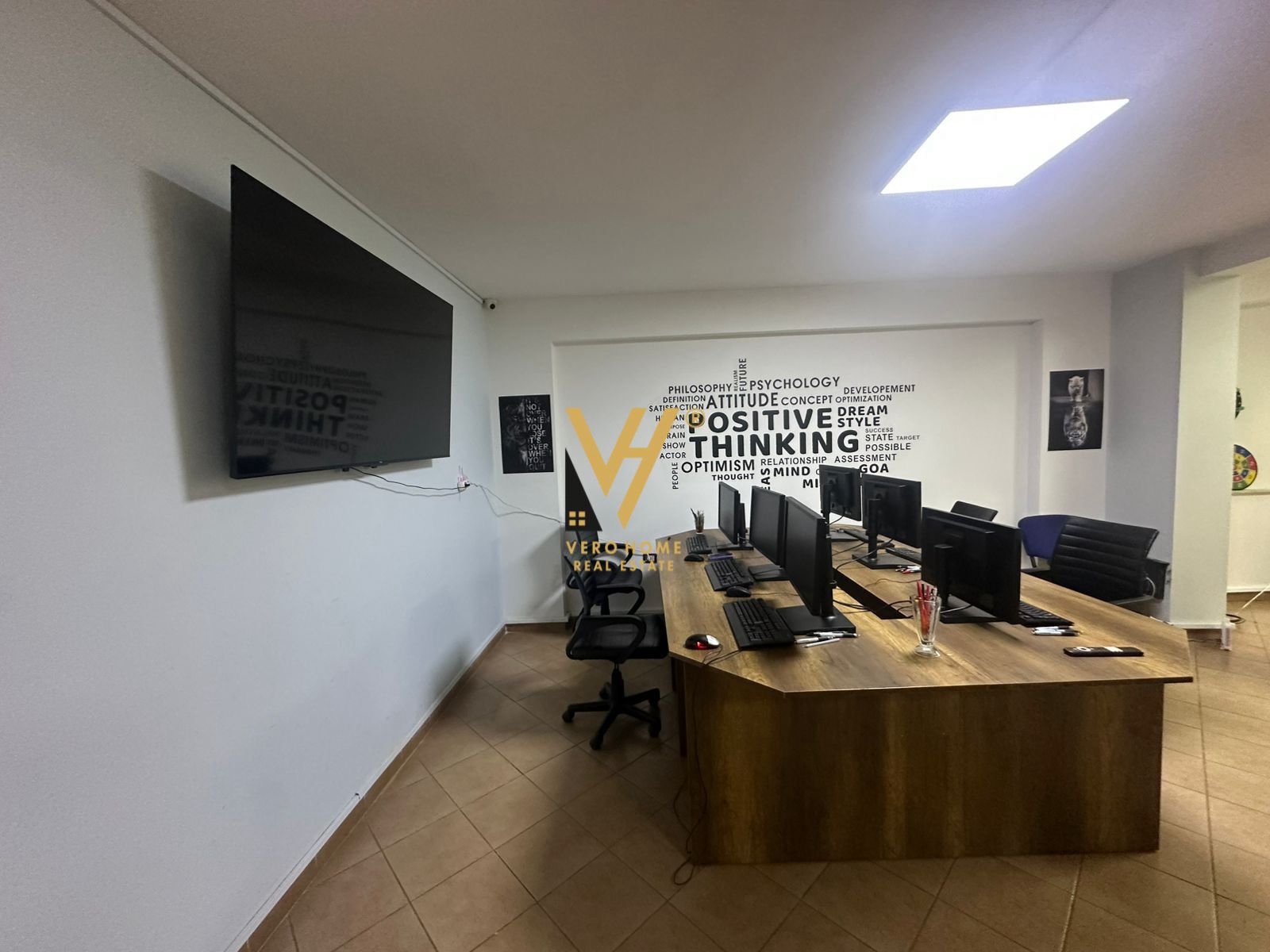 ZYRE 120 M2 ME QERA TE ISH PARKU 900 EURO