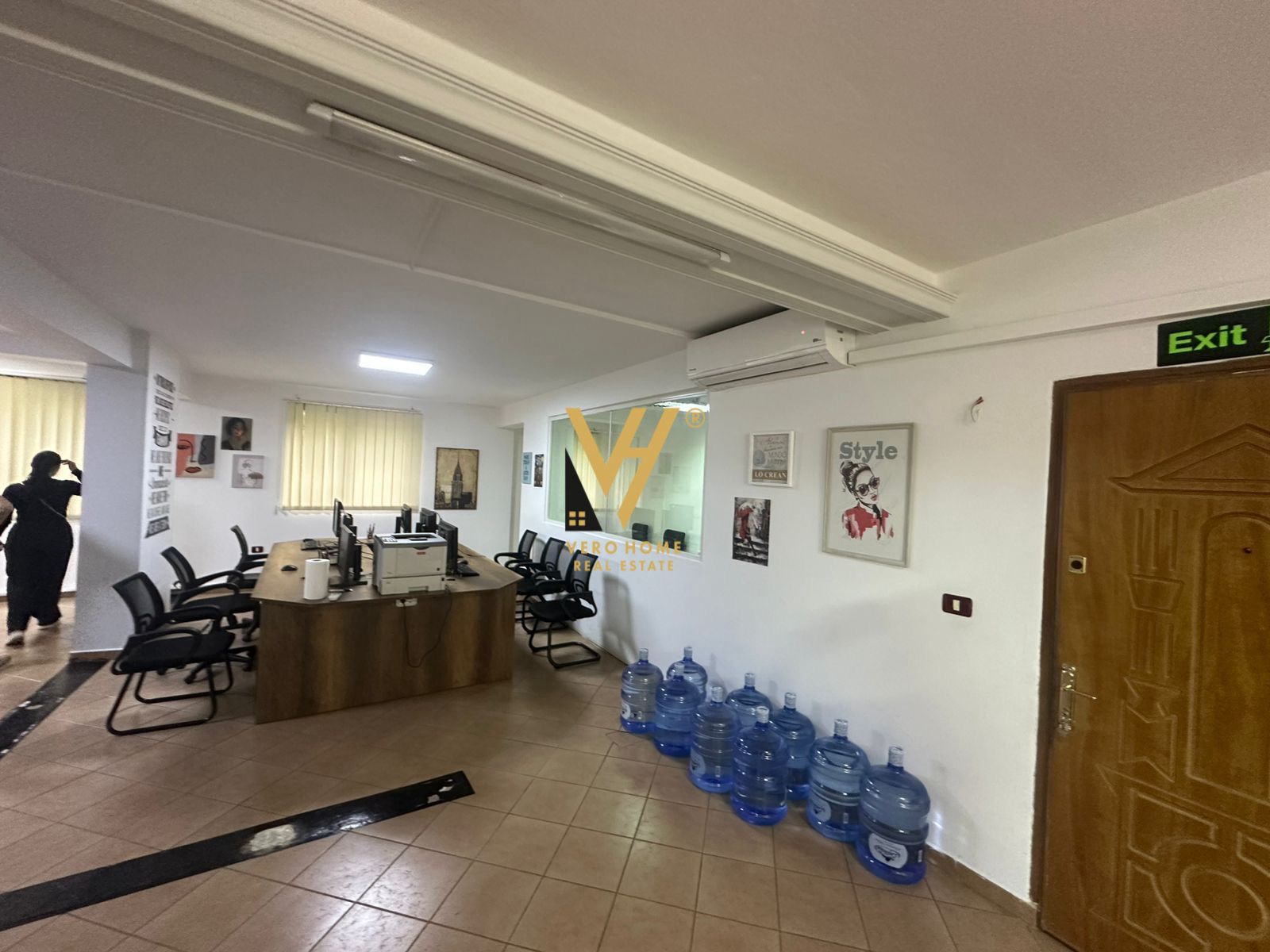 ZYRE 120 M2 ME QERA TE ISH PARKU 900 EURO