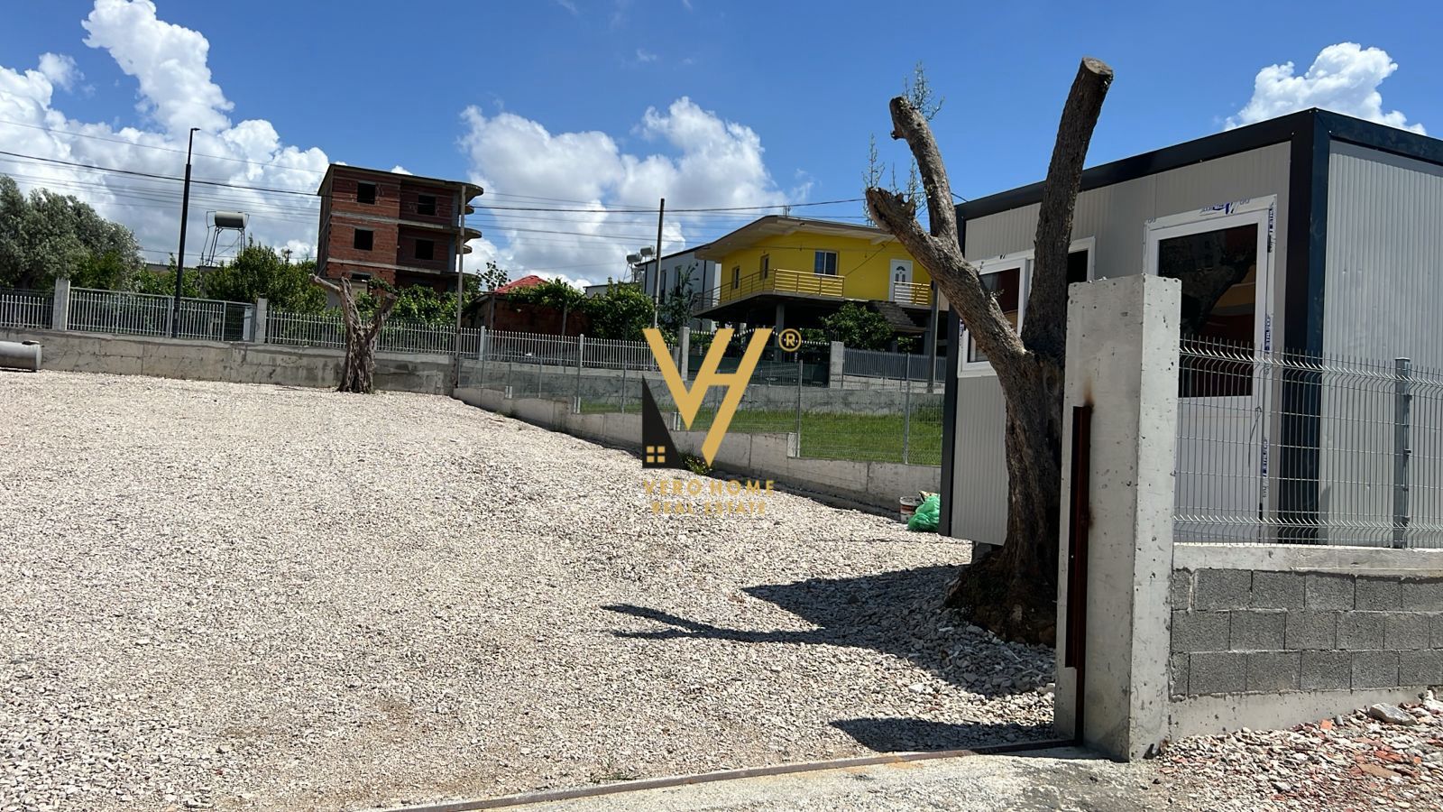 TOKE 450M2 ME QERA NE PASKUQAN 40.000 LEKE