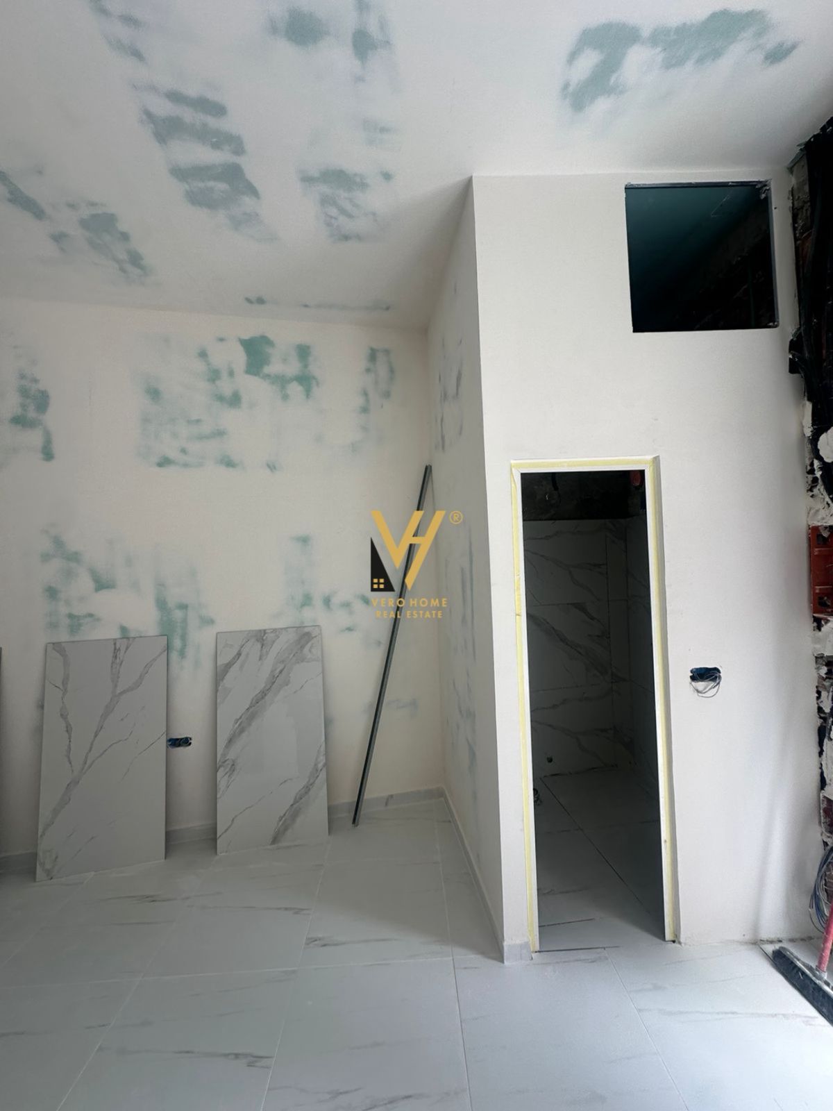 DYQAN 37M2 ME QERA TE RRETHI I SELITES 500 EURO